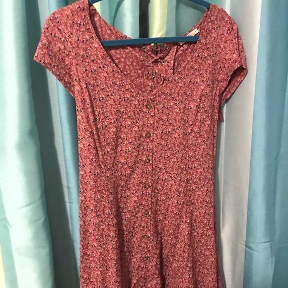 American Eagle Outfitters Dresses & Skirts - American Eagle floral pink dress back cut out
